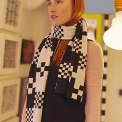 Dowse Riley Black & White Check Pattern Scarf